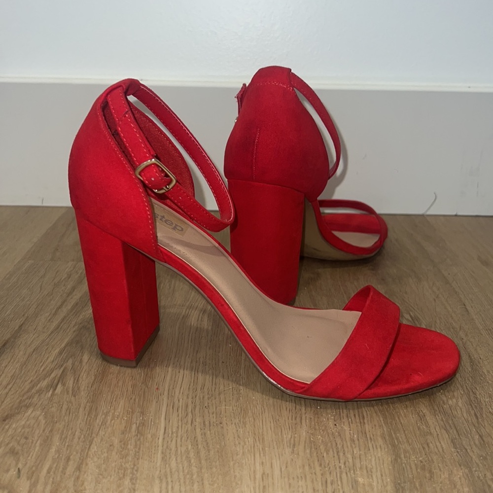 Red Heels - Picture 3 of 5